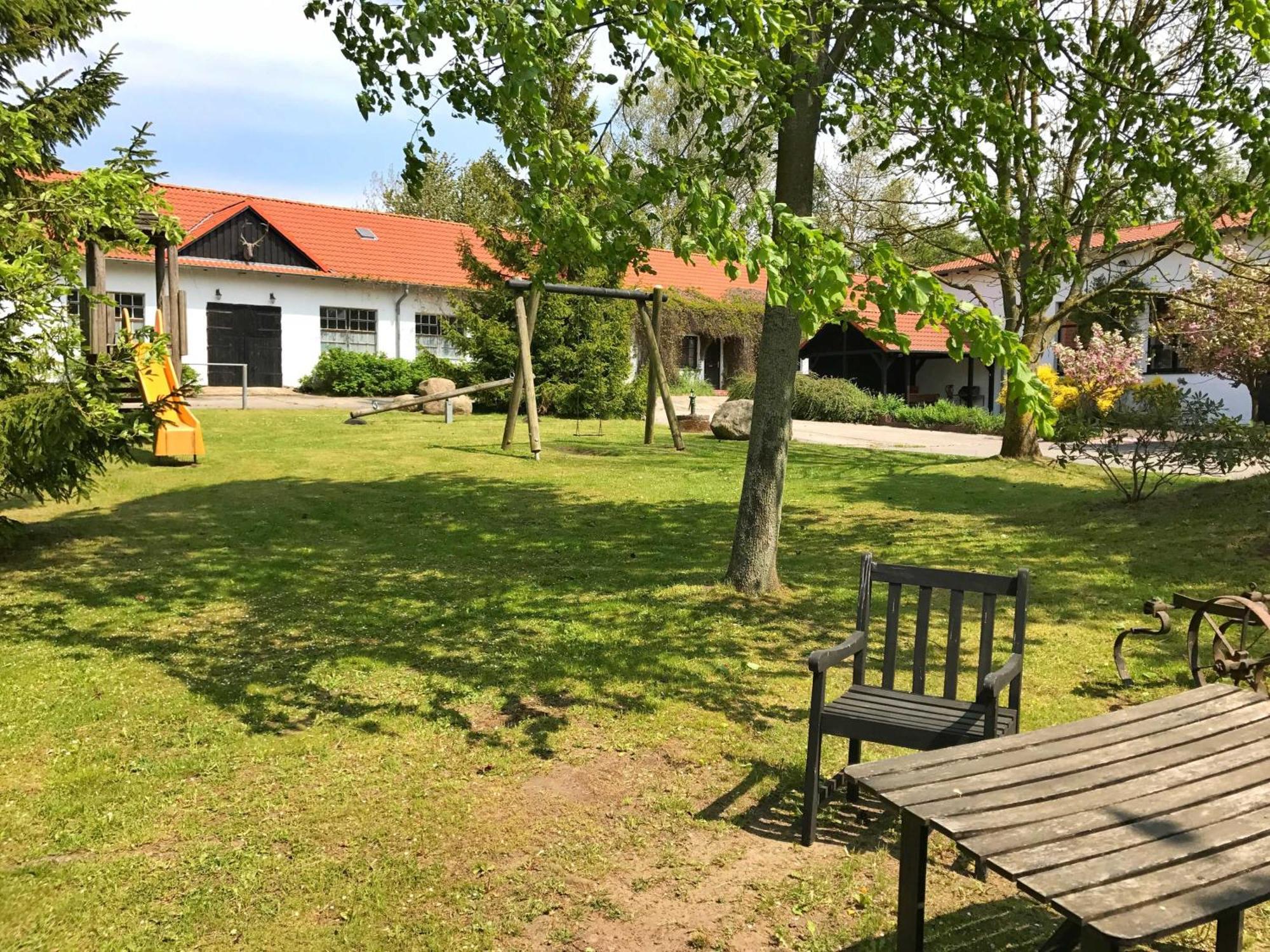 Landpension Dubnitz - Ferienwohnung 1 Sassnitz Esterno foto
